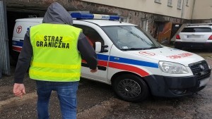 WMOSG. Udawał ratownika medycznego i karetką przewoził nielegalne papierosy.