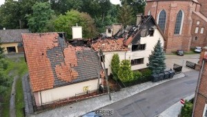 Nowy Staw. Oświadczenie parafii św. Mateusza Apostoła ? zobacz miejsce po pożarze z drona TvMalbork.