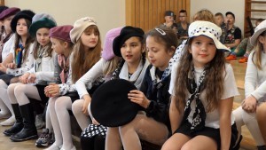 Rozkwitały pąki białych róż... - recital patriotyczny w SP w Nowej Wsi Malborskiej.