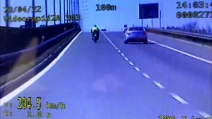 Elbląg. Policyjne podsumowanie weekendu ? rekordzista jechał motorem z prędkością 204 km/h. 