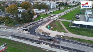 Pierwszy asfalt na przebudowie skrzyżowania DK515 i Kotarbińskiego w Malborku. Zobacz, jak idą prace! Wideo i zdjęcia z drona