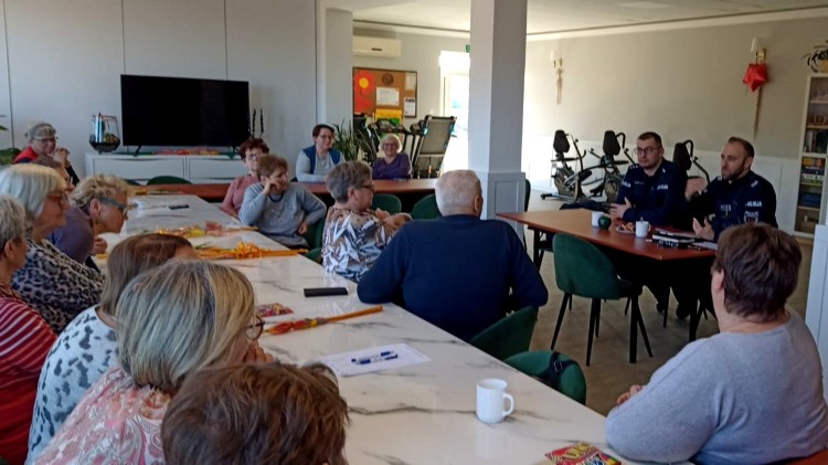 Powiat sztumski. Bezpieczny senior – jak nie stać się ofiarą oszustw…