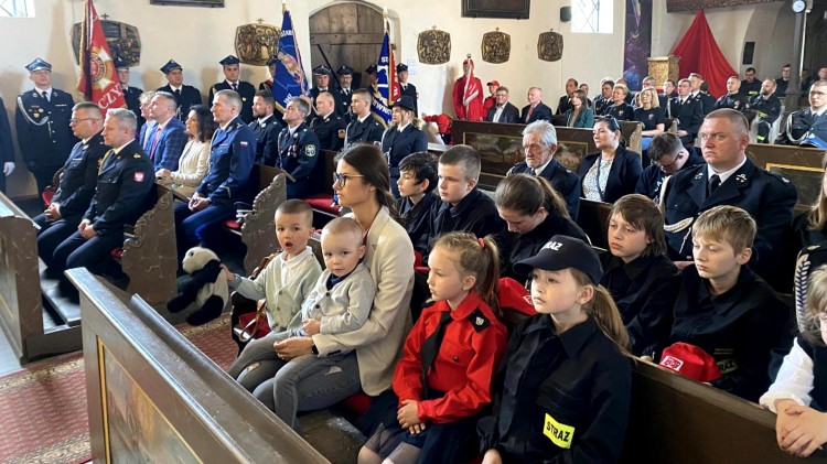 Nowy Dwór Gdański. Obchody Dnia Strażaka – parada pojazdów i msza…