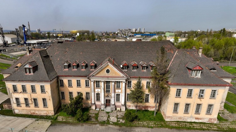 Poczta Morska już oficjalnie zabytkiem - właściciel budynku, Port Gdańsk…