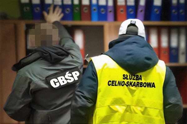 KAS i CBŚP rozbiły grupę, która wystawiła fałszywe faktury za 65…