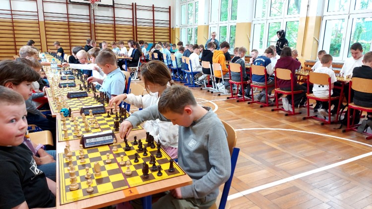 Rekordowa frekwencja podczas 7. Otwartych Mistrzostw Szachowych SP6 w…