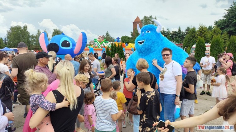 Kolorowy i pełen radości Dzień Dziecka w Nowym Stawie – maskotki…