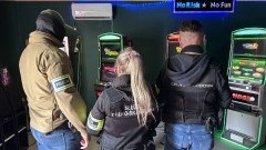 Służby Celno-Skarbowe z pomorskiej KAS przy asyście Policji, przeprowadzili kontrole punktów, w których urządzane były nielegalne gry na automatach. 