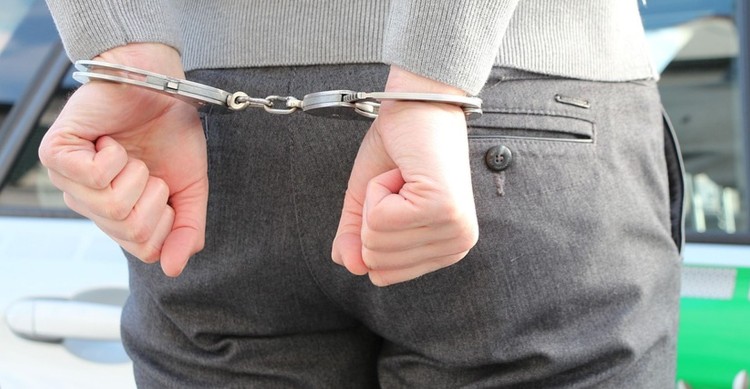 Policjanci zatrzymali 25-latka z narkotykami na terenie Sztumu.