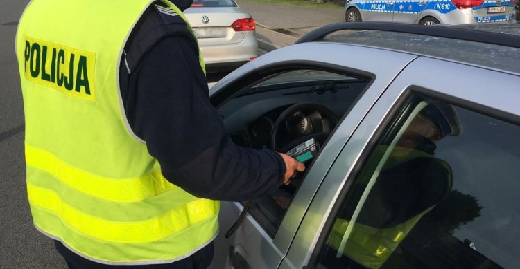 Sztumska policja zatrzymała dwóch nietrzeźwych kierowców.