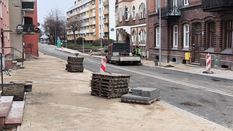 Trwa przebudowa ulicy Jagiellońskiej w Malborku. Zobacz wideo z postępu…