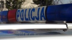 Sztum: Prowadził auto pod wpływem narkotyków. 21-latek zasnął za kierownicą i uderzył w drzewo.