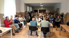 „Biogazownia zatruwa nam życie”. Fetor w Tragaminie i burzliwe spotkanie…