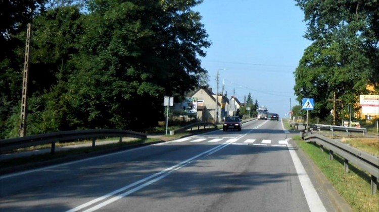 Bezpieczne przejścia dla pieszych, zatoki autobusowe i chodniki – m.in.…
