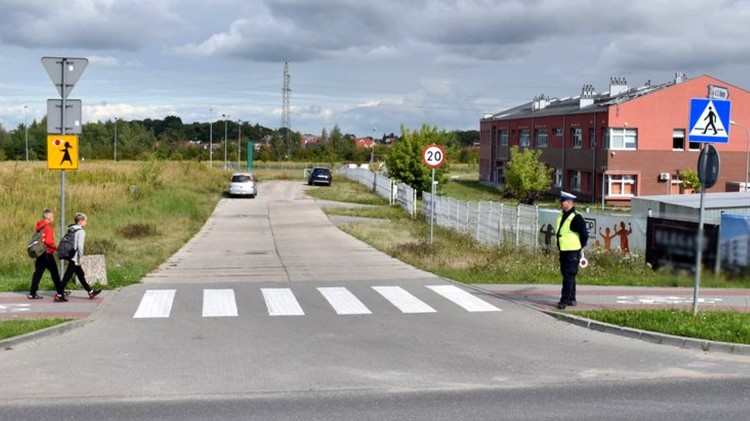 Malbork. Bezpieczna droga do szkoły - wrześniowa akcja policjantów.…