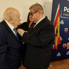 Lekarz z misją ? Tadeusz Woźny odznaczony za zasługi dla ochrony zdrowia
