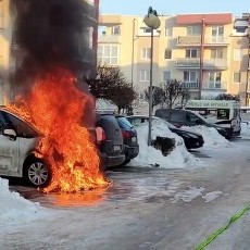 Pożar samochodu na ul. Konopnickiej w Malborku